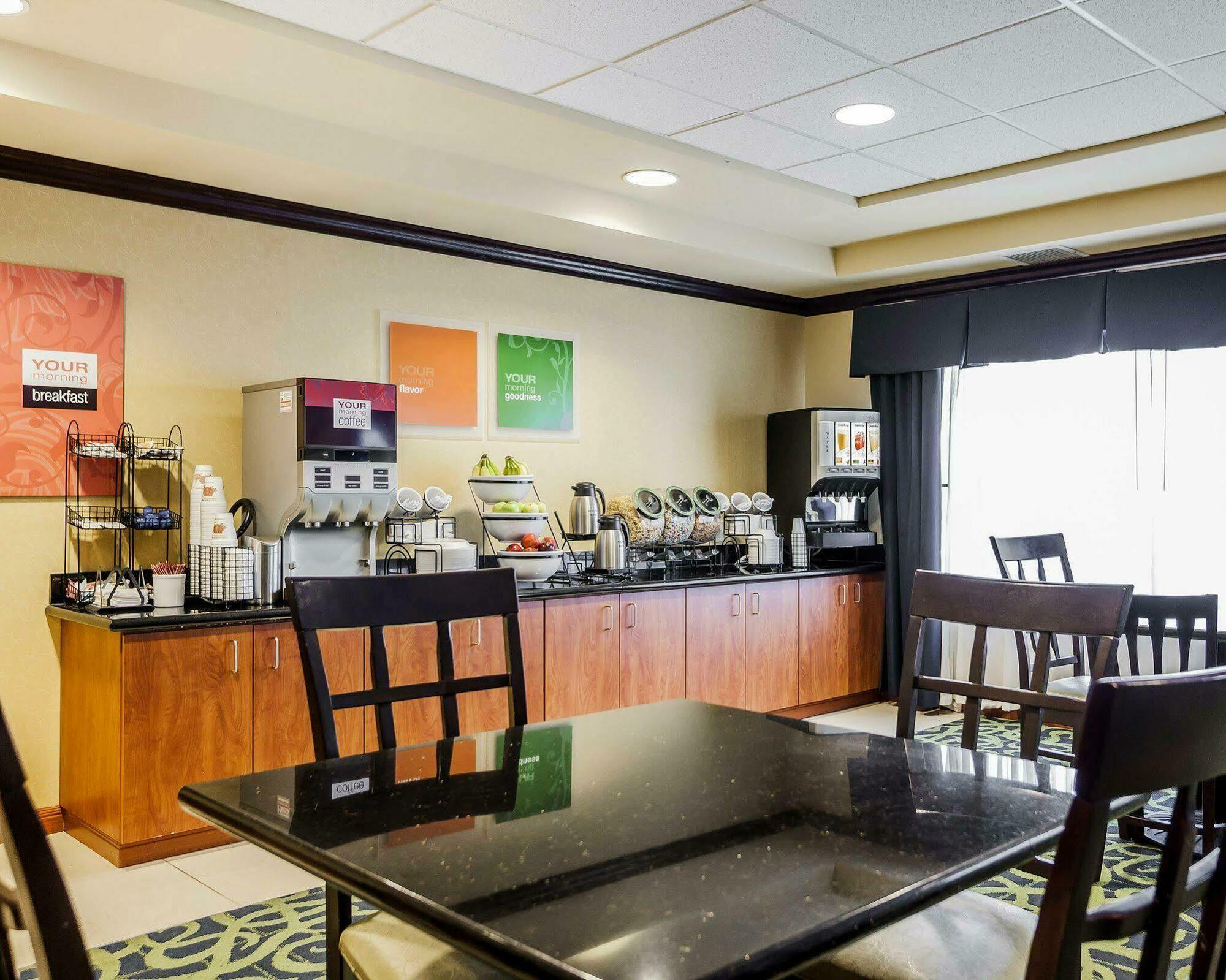 Comfort Inn Kansas City / Airport Dış mekan fotoğraf